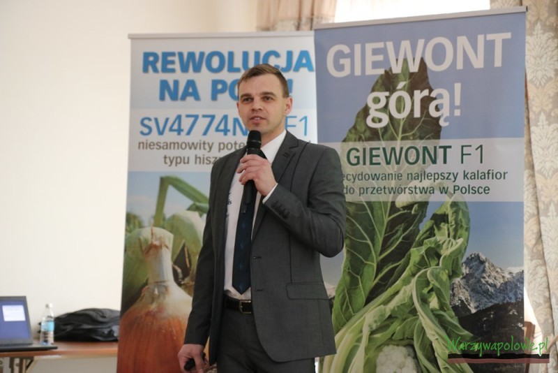 Piotr Dutkowski z Monsanto przedstawił ofertę odmian kalafiorów i brokułów na 2016 rok
