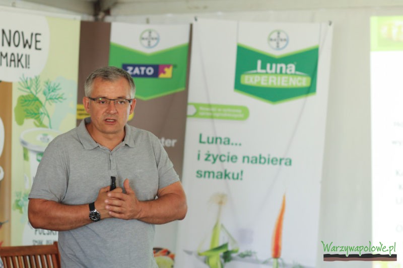 Radosław Suchorzewski poprowadził spotkanie i informował o zmianach a zakresie rejestracji środków ochrony do zastosowań w warzywach 