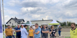 Sałaty i rzodkiewki podczas prezentacji w Majkowie