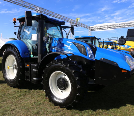 Małe i duże ciągniki na Agro Show 2022