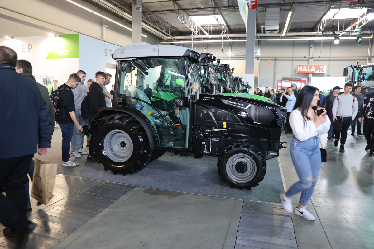 5DF TTV ciągnik Deutz- Fahr na targach rolniczych Agro Tech