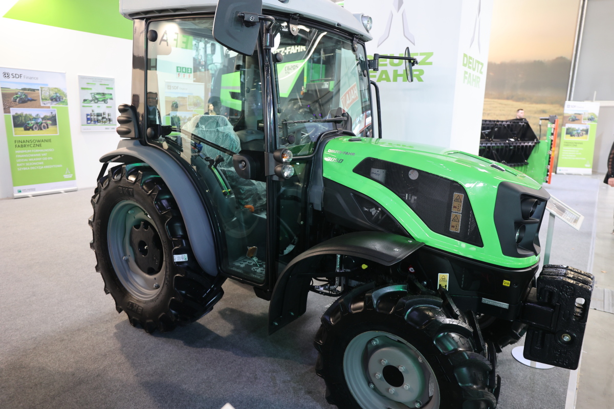 3050 najmniejszy model- ciągnik Deutz- Fahr na targach rolniczych Agro Tech