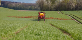 Zużycie środków ochrony roślin w UE. Gdzie pryskają najwięcej?