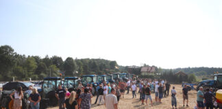 Maszyny do uprawy warzyw na pokazach maszyny rolnicze