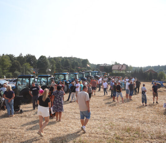 Maszyny do uprawy warzyw na pokazach maszyny rolnicze