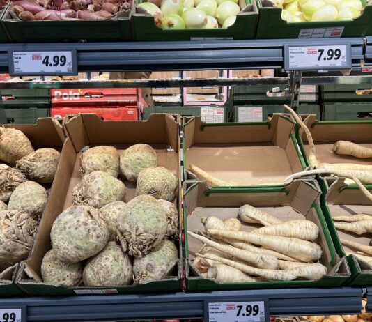 Pietruszka i seler – aktualne ceny w hurcie i detalu (3.12)