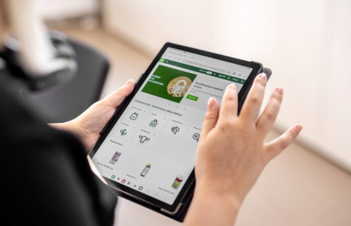 osadkowski-rozwija-doradztwo-w-terenie-i-obsluge-online Osadkowski sprzedaż