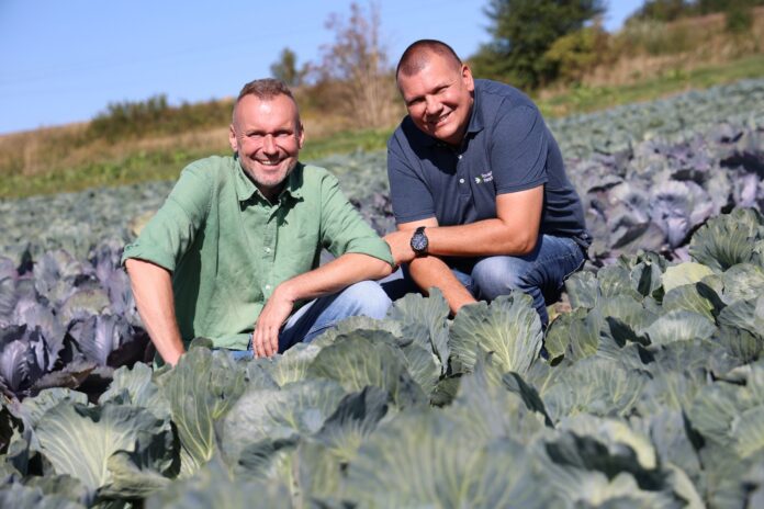 rovensa_micyk_A66A0348 Damian Micyk (z lewej, producent warzyw) i Rafał Proc (Rovensa Next)